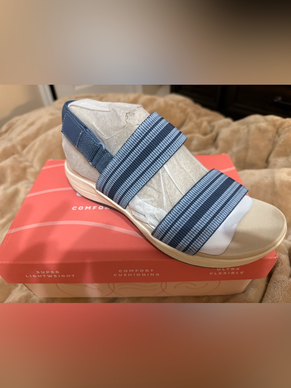 New easy spirit Women's Blue & white Strappy Comfort Sandal Tristn9-hs 7.5M read